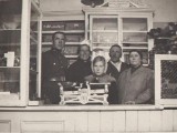 Работники в магазине на ул. Лимбажу в 1930-е годы