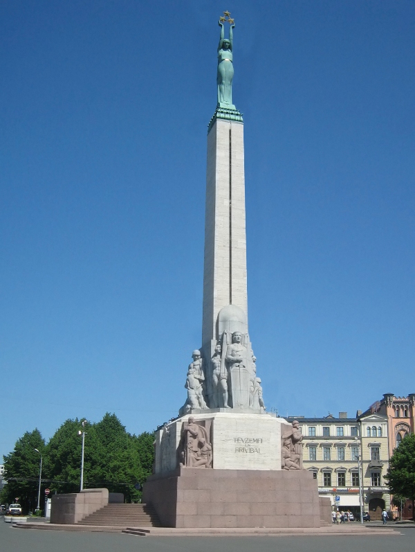 Рига статуя свободы
