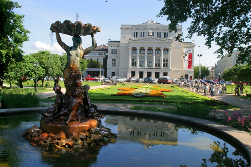 Znalezione obrazy dla zapytania Riga opera house